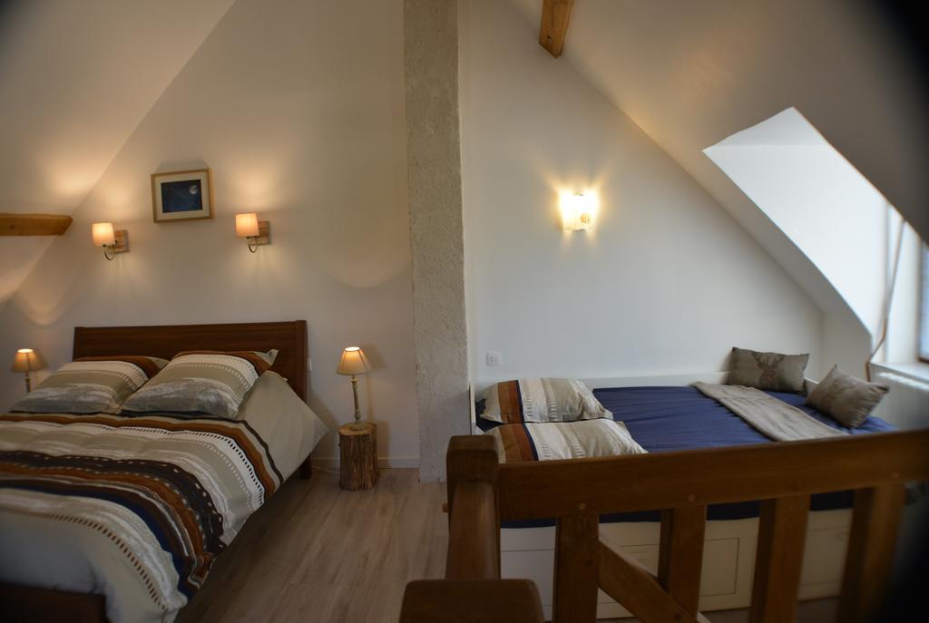 Gites A L'Ombre Des Chenes Châteauvieux Habitación foto