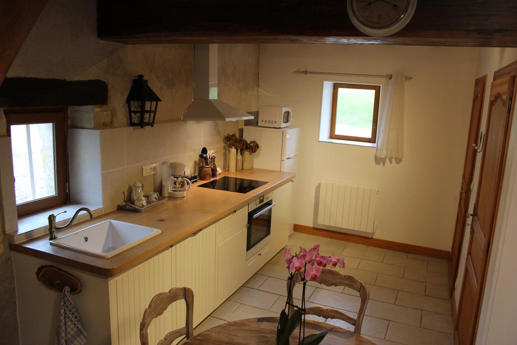 Gites A L'Ombre Des Chenes Châteauvieux Habitación foto