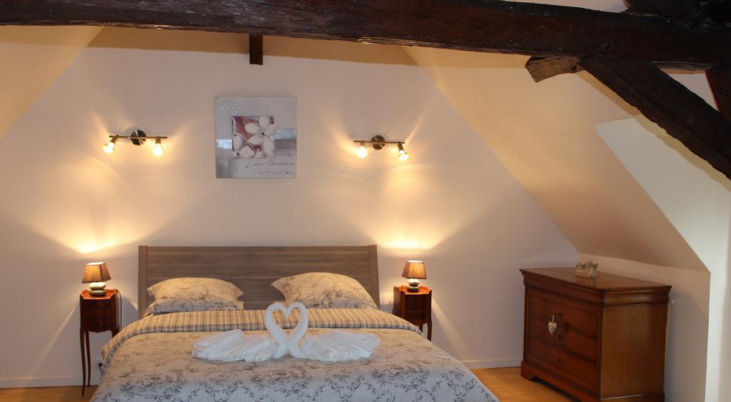 Gites A L'Ombre Des Chenes Châteauvieux Habitación foto