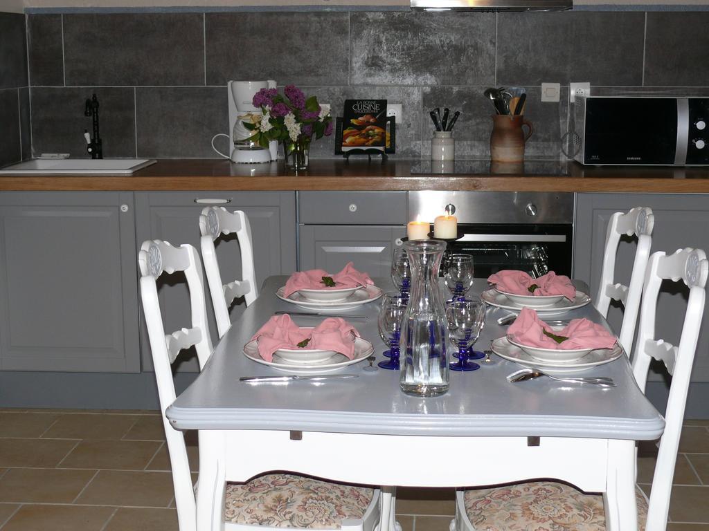 Gites A L'Ombre Des Chenes Châteauvieux Habitación foto